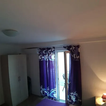 Apartment Leza *