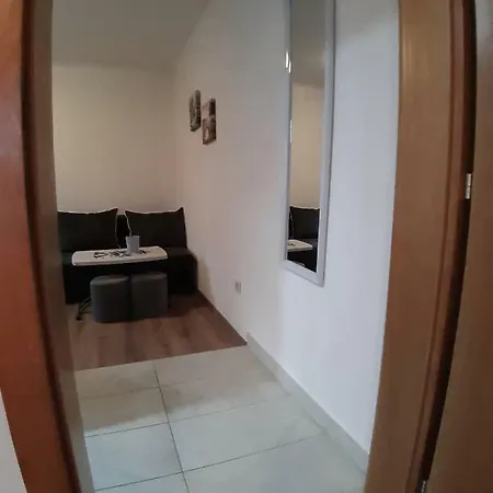 Leza Apartment *